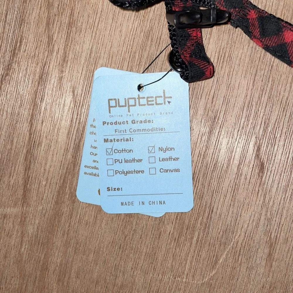 PupTech Dog Harness size L red/black print.‎
